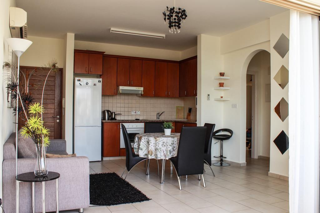 King'S Gardens Apartment Paphos Esterno foto