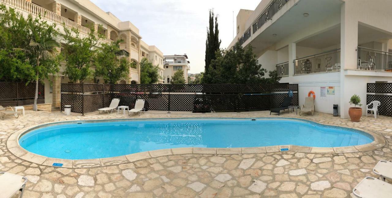King'S Gardens Apartment Paphos Esterno foto